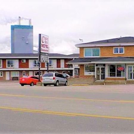 Chalet Inn Motel Dryden Exterior photo