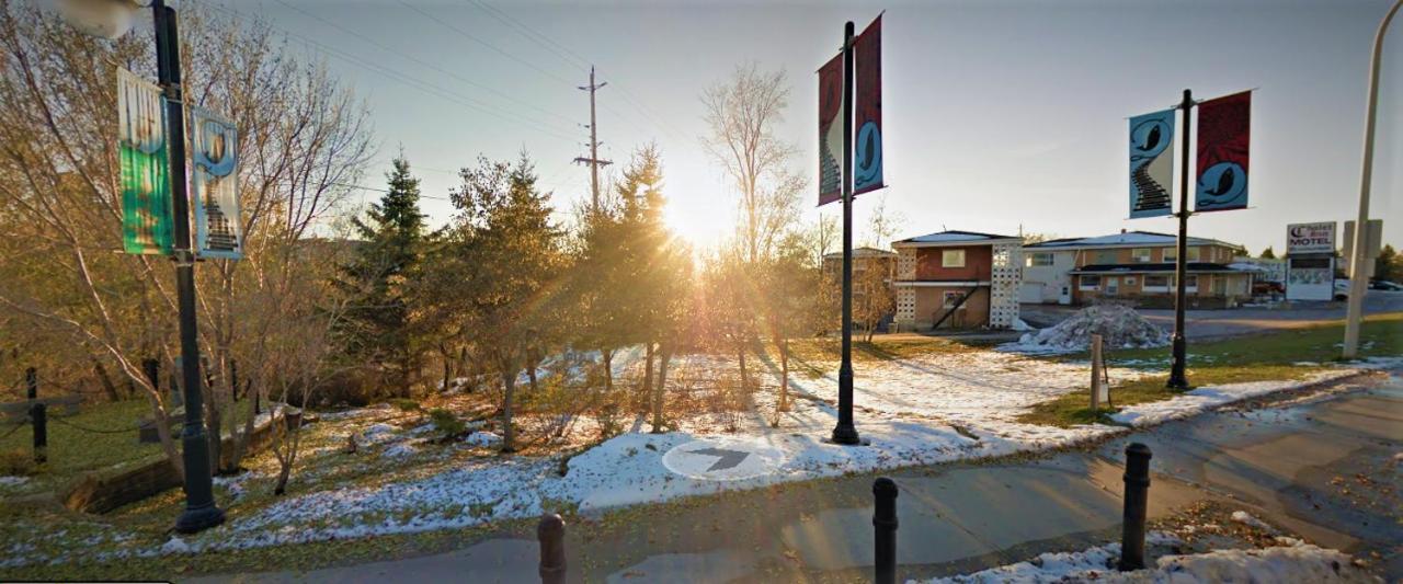 Chalet Inn Motel Dryden Exterior photo